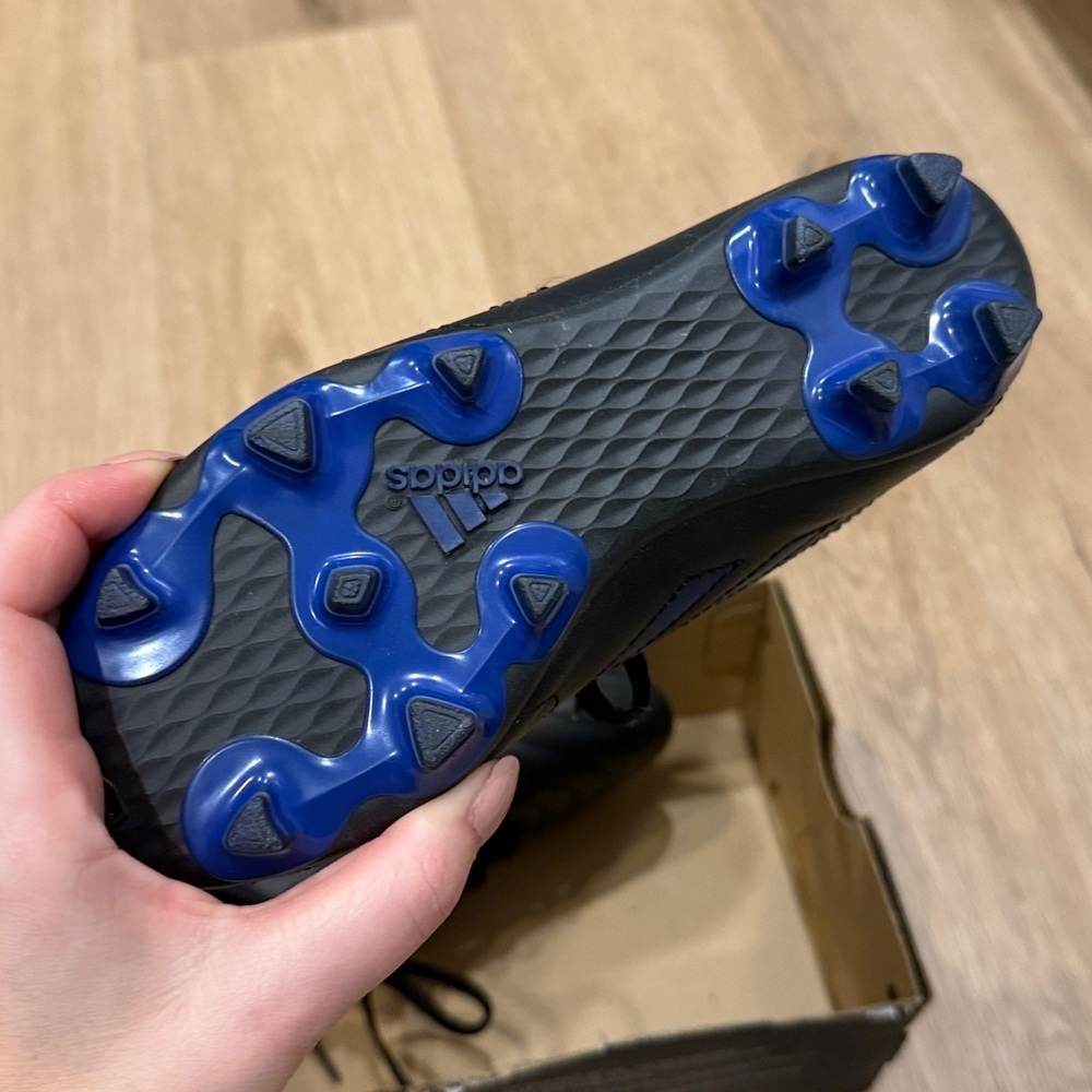 Adidas Soccer Cleats - Picture 4 of 4